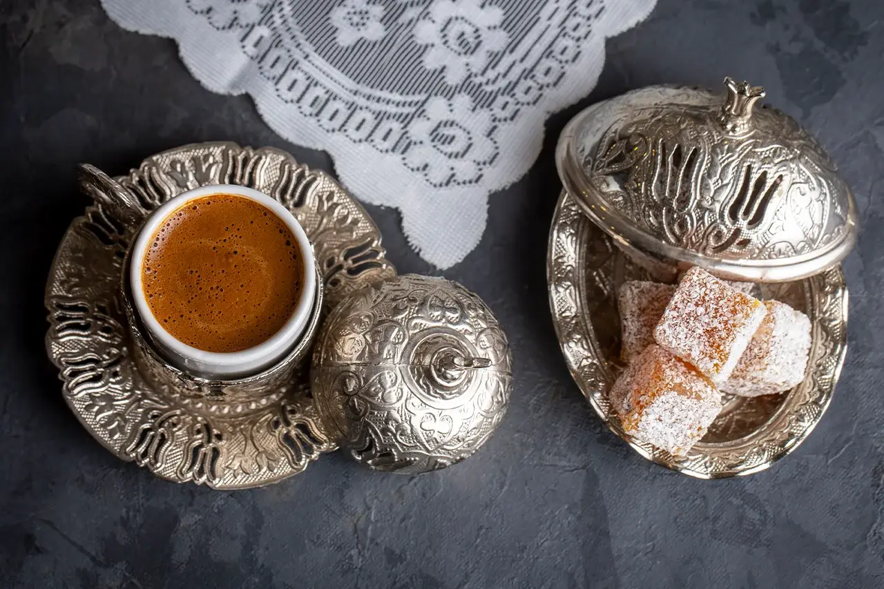 Türk Kahvesinin Kültürümüzdeki Yeri: Bir Fincana Sığan Koca Bir Hikâye